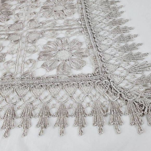 Embroidery Lace Tablecloth - Picture 3 of 5